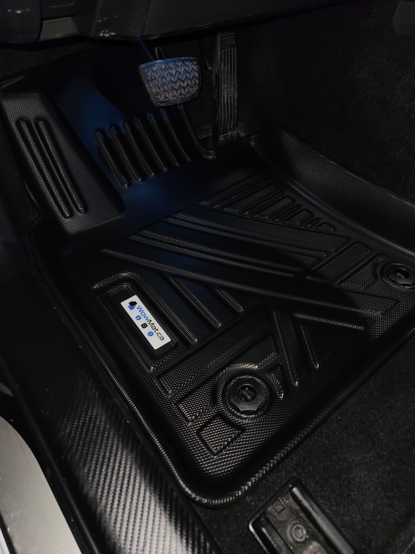 Toyota Camry and Camry Hybrid  2018-2023